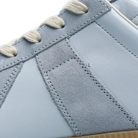 22 Classic Replica Sneaker