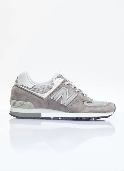 576 Sneakers