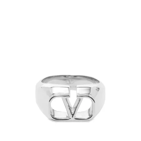 V Logo Ring