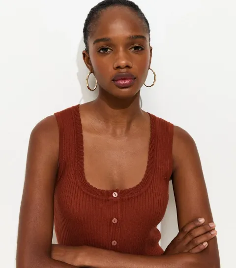 Women's Red Ribbed Knit Scoop Neck Button Front Vest Top