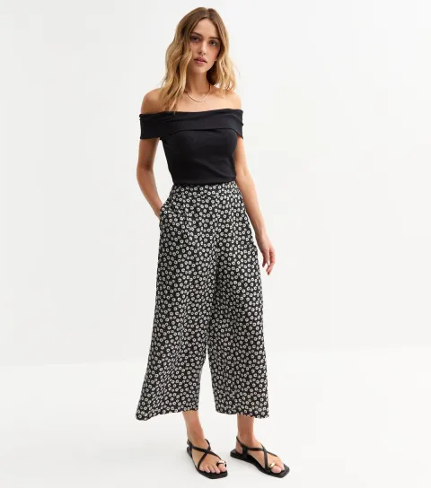 Women's Black Floral Print Wide Leg Cropped Trousers