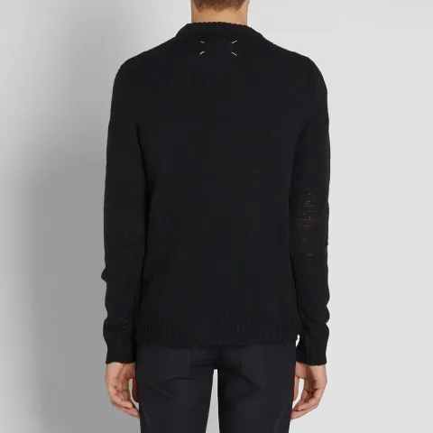 10 Distressed Crew Knit