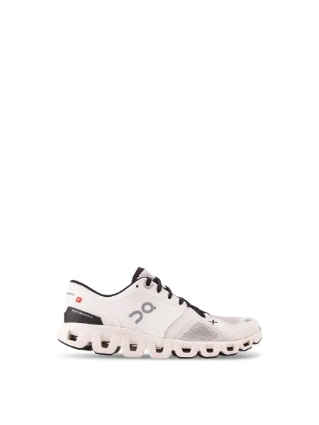 ON Women's ON Cloud X 3 Trainers