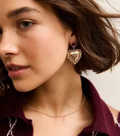 Gold Tone Beaten Heart Burgundy Drop Earrings