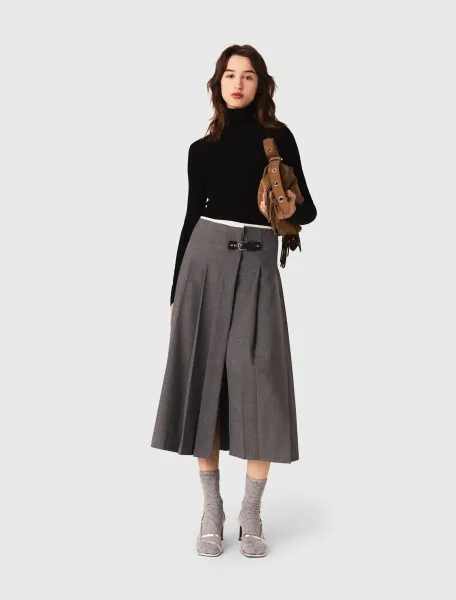 Long pleated skirt