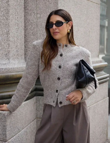 WAT THE BRAND Bouclé Knitted Relaxed Cardigan with Wool Taupe