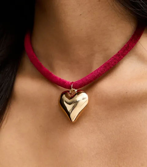 Gold Tone Chunky Burgundy Rope Heart Pendant Necklace