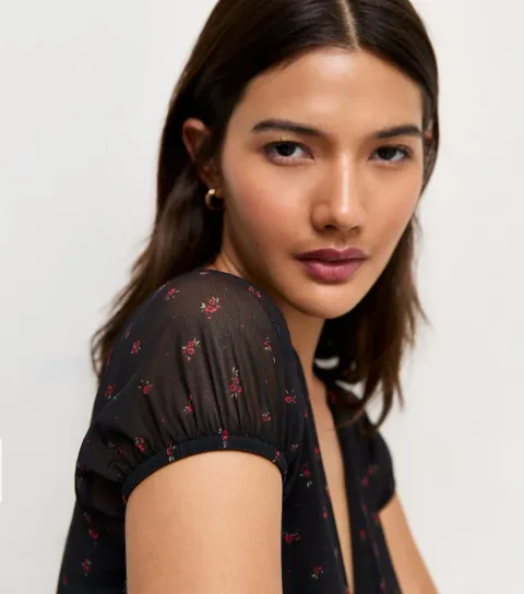 Women's Black Mesh Ditsy Floral V-Neck Top
