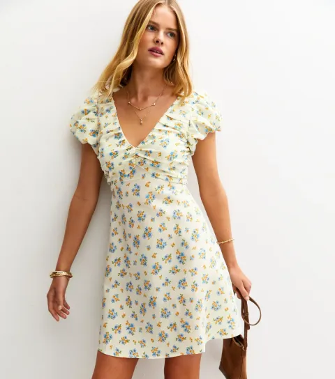 New Look Women's Cream Floral Print Ruched Mini Dress