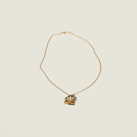 Metal necklace