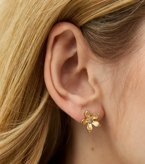 18ct Gold Plated Small Flower Stud Earrings
