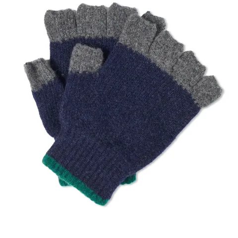 Howlin' No Fingers in There Gloves
