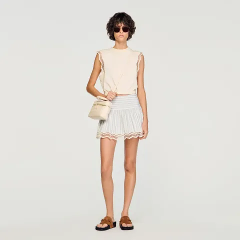 Cropped cotton T-shirt with lace