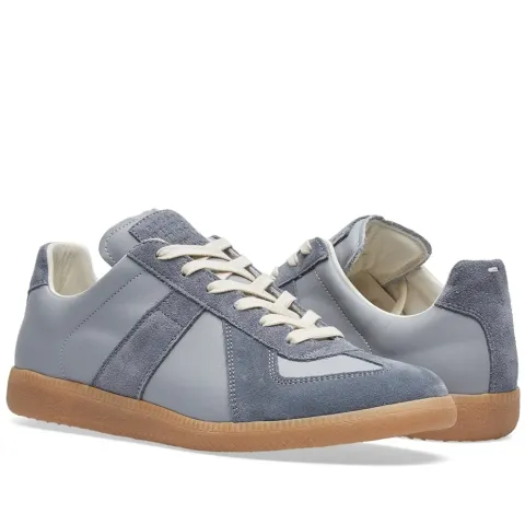 22 Replica Low Sneaker
