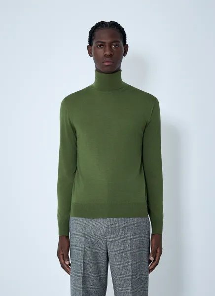 Fine Knit Turtleneck Sweater