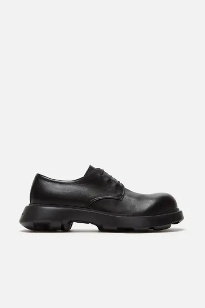 Leather lace-up shoes