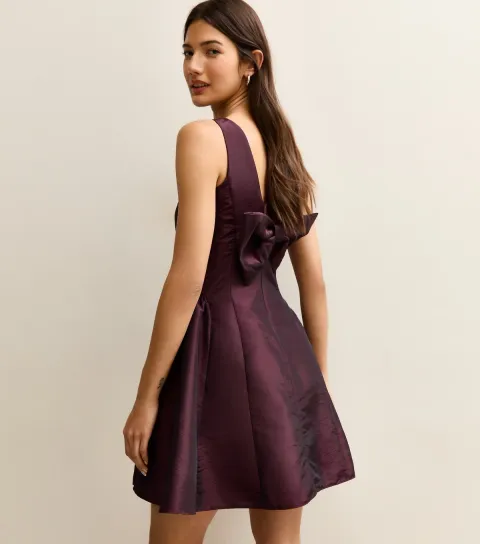Women's Burgundy Bow Back Taffeta Mini Dress