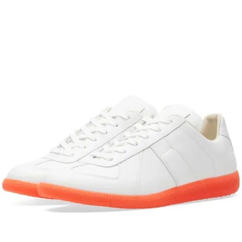 22 Classic Replica Sneaker