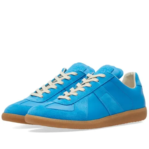22 Replica Low Sneaker