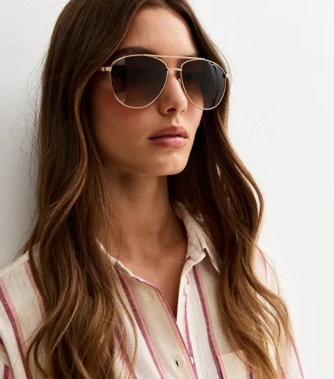Gold Tone Metal Aviator Sunglasses