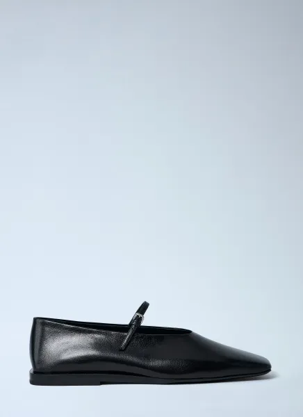 Leather Flat Shoes