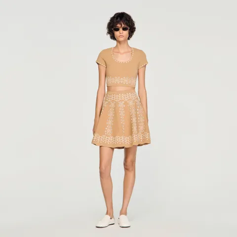 Short skirt with scarf embroidery