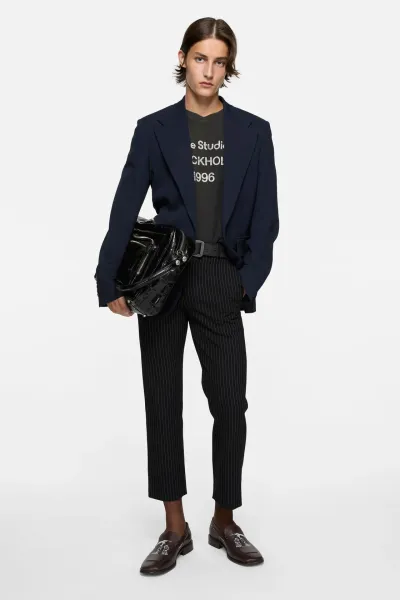 Fitted suit jacket