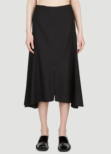 Asymmetric Fluid Skirt