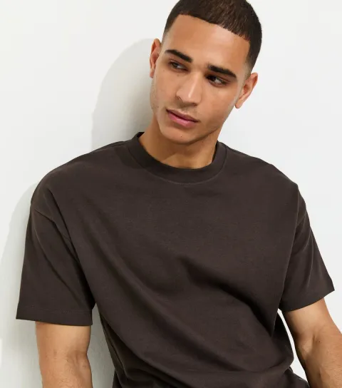 New Look Men's Dark Brown Boxy Crew Neck T-Shirt