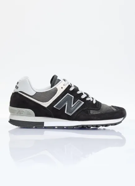 576 Sneakers