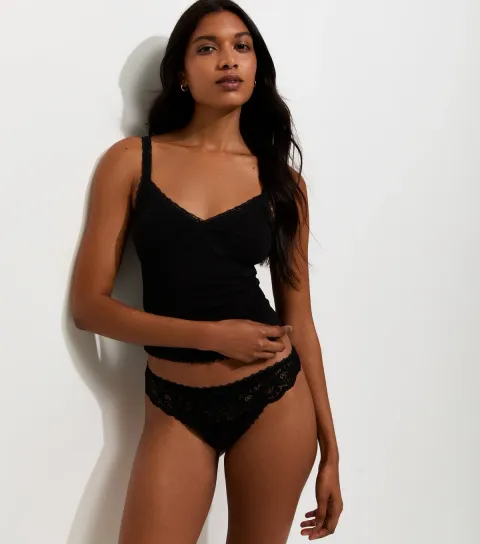 Women's Black Floral Lace V-Front Thong