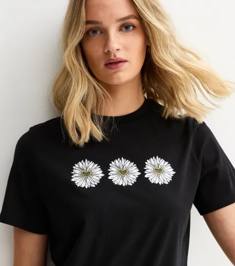 Women's Black Daisy Print T-Shirt