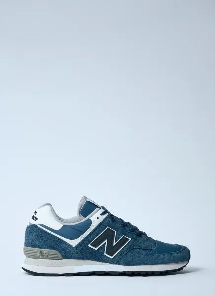 576 Sneakers