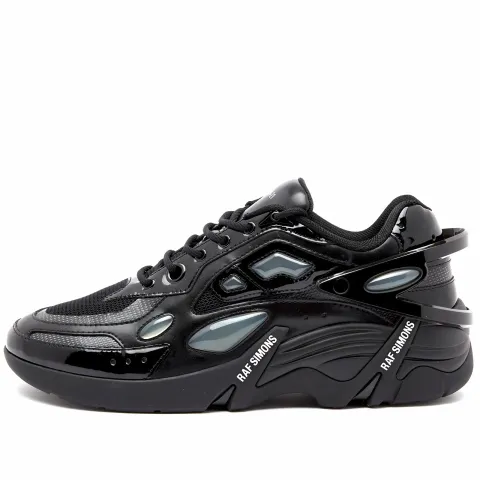 Cylon-21 Sneaker