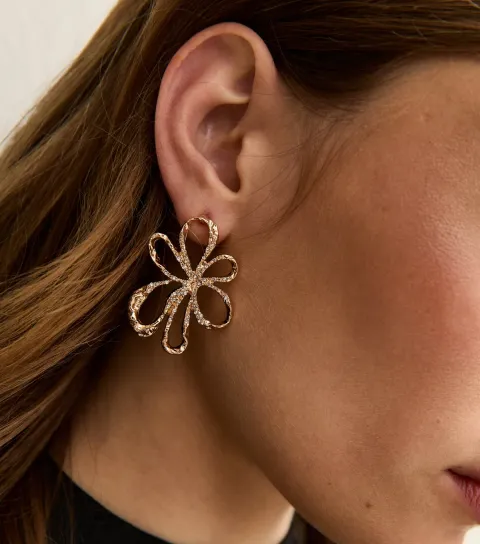 Gold Tone Cutout Gold Diamante Flower Studs