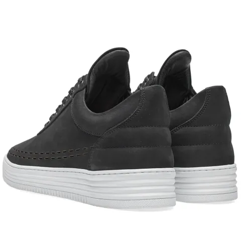 Low Top Sneaker