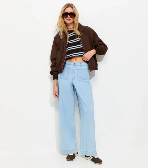 Women's Light Blue Wash Patch Pocket Wide Leg Jeans