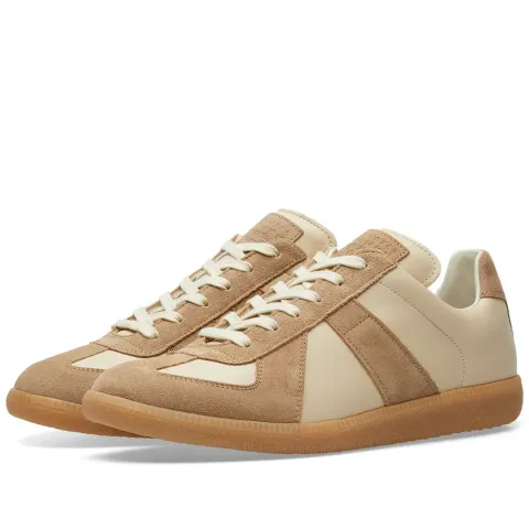 22 Classic Replica Sneaker