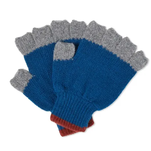Howlin' No Fingers in There Gloves