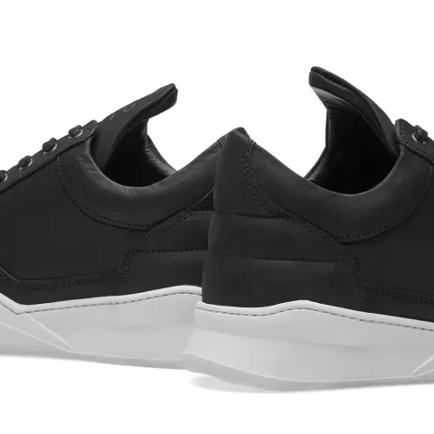 Low Top Sneaker