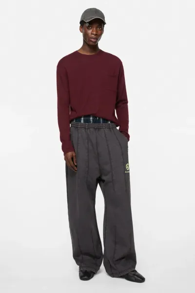 Cashmere sweater with pocket