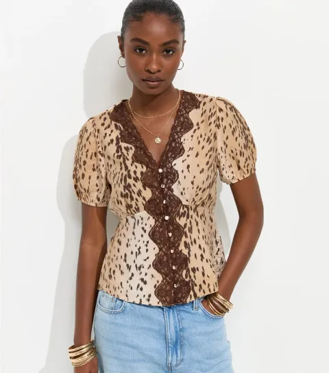 Women's Brown Crinkle Texture Animal Print Lace Trim Tea Blouse