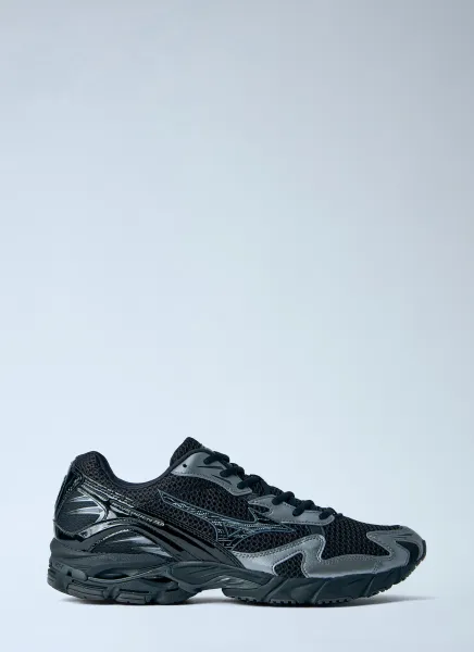 Wave Rider 10 Sneakers