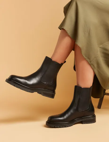 Jones Bootmaker Leather Chelsea Ankle Boots Black