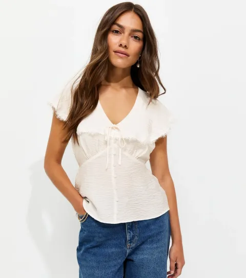 Women's Petite Cream Crinkle Texture Faux Button Lace Cape Blouse