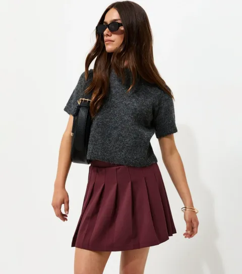 New Look Women's Petite Burgundy Crepe Pleated Mini Skirt