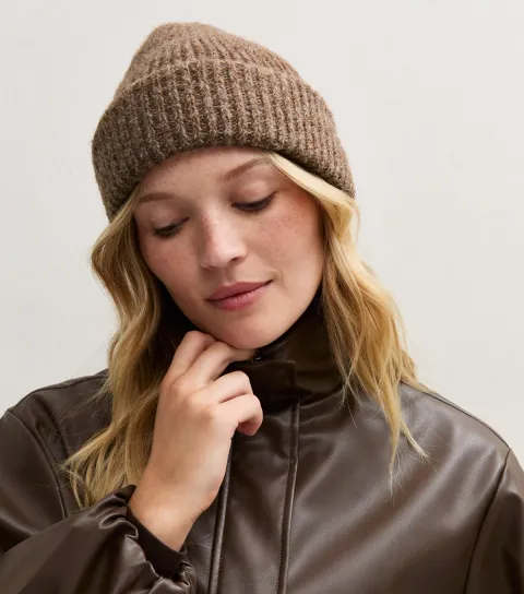 New Look Mink Twist Yarn Ribbed Knit Beanie