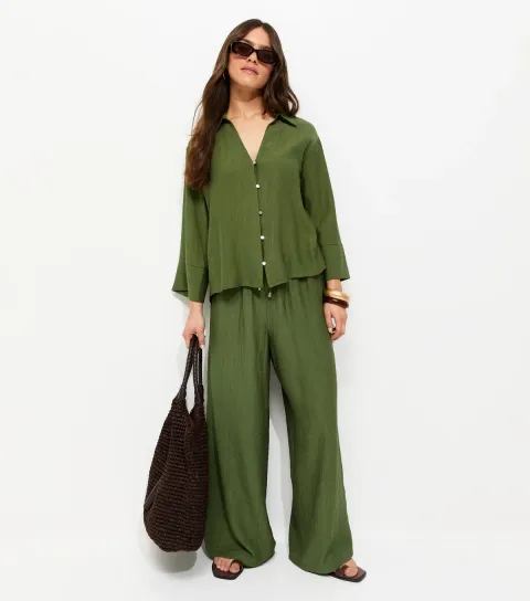Women's Petite Dark Khaki Crinkle Texture Wide Leg Trousers