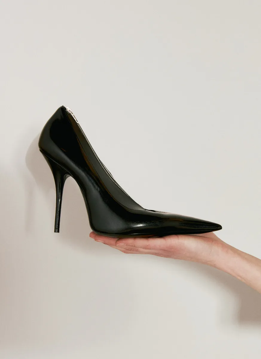 Shoe Knife Clutch