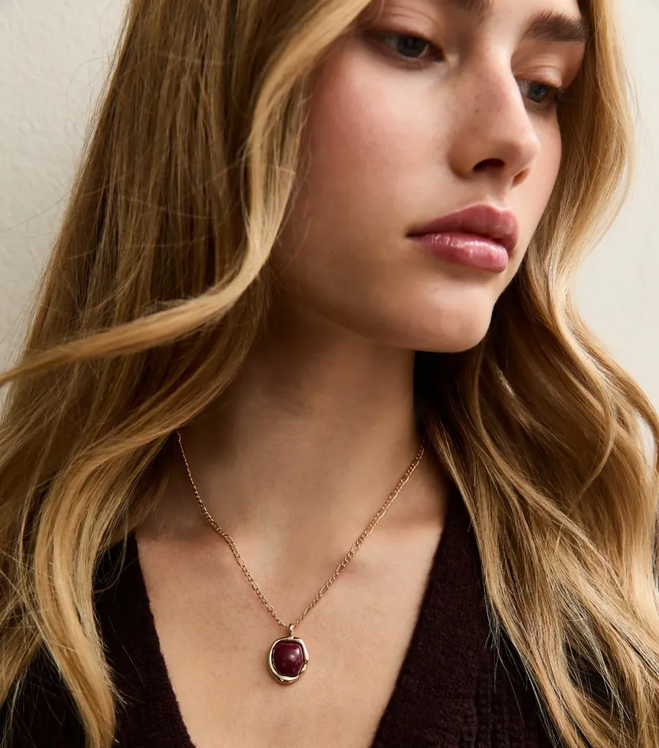Gold Tone Brown Faux Stone Pendant Necklace
